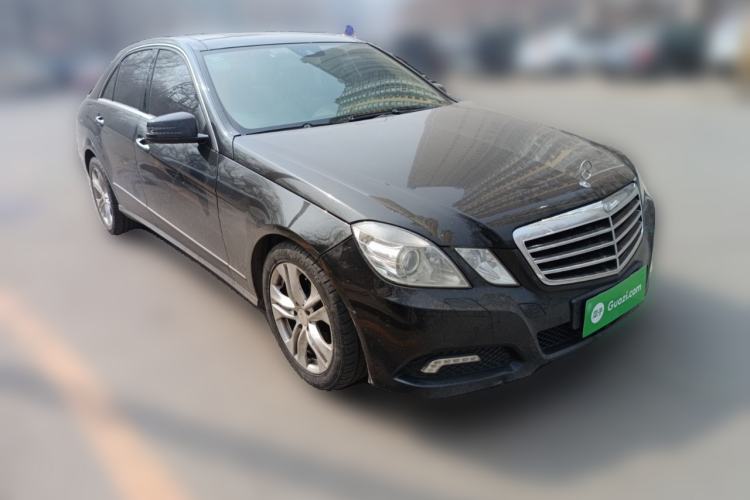 Used Mercedes-Benz E-Class 2009 E 300 Fashion Model Front Right 45 Deg