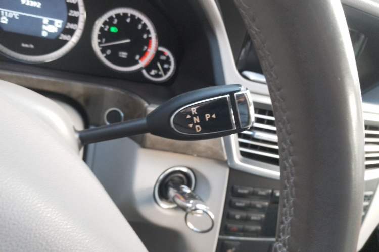 Used Mercedes-Benz E-Class 2009 E 300 Elegant Model Gear Lever