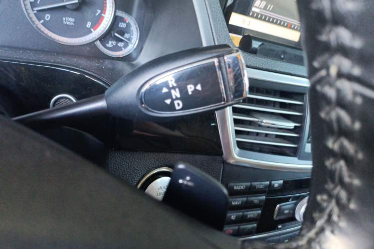 Used Mercedes-Benz E-Class 2009 E 300 Fashion Model Gear Lever