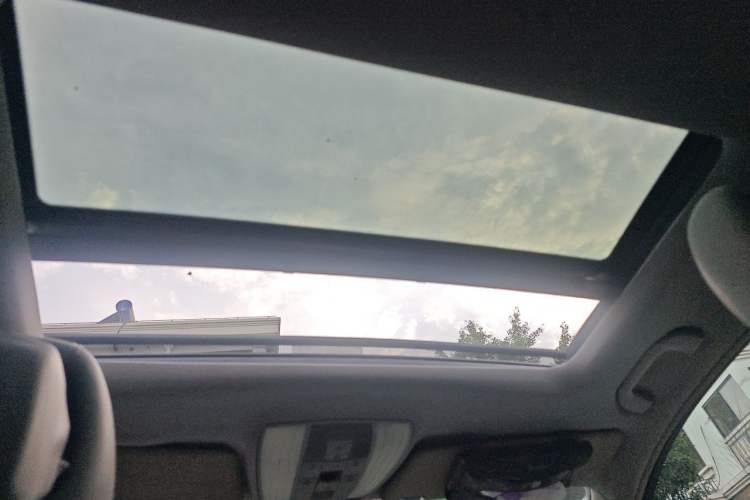 Used Mercedes-Benz E-Class 2009 E 300 Elegant Model Headliner