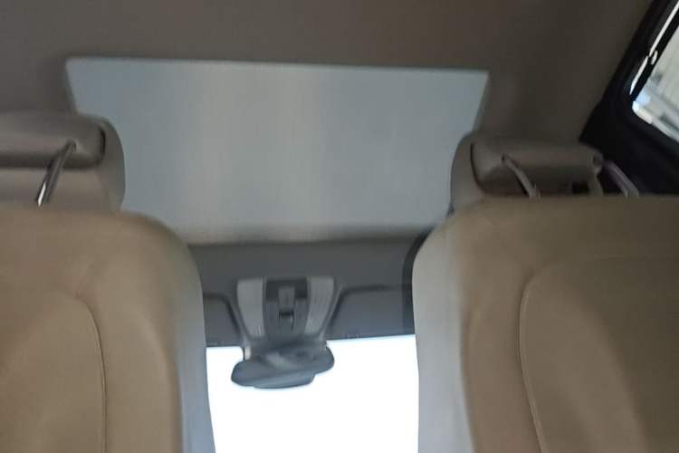 Used Mercedes-Benz E-Class 2009 E 300 Elegant Model Headliner