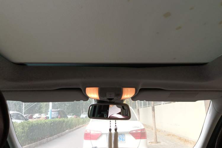 Used Mercedes-Benz E-Class 2009 E 300 Fashion Model Headliner