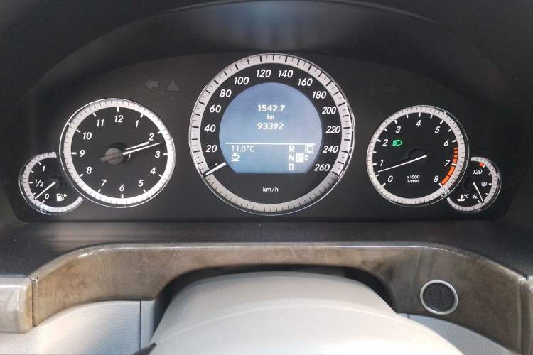 Used Mercedes-Benz E-Class 2009 E 300 Elegant Model Instrument Cluster