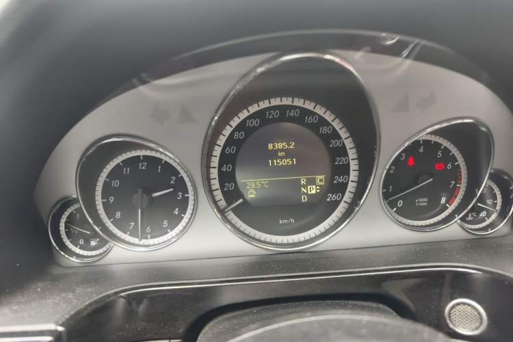 Used Mercedes-Benz E-Class 2009 E 300 Fashion Model Instrument Cluster