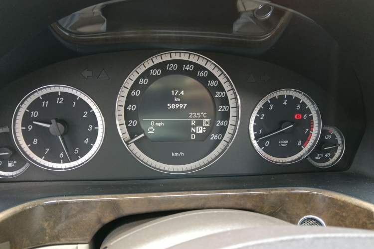 Used Mercedes-Benz E-Class 2009 E 300 Elegant Model Instrument Cluster