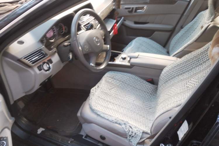 Used Mercedes-Benz E-Class 2009 E 300 Elegant Model Left Front Seat
