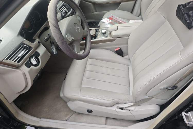 Used Mercedes-Benz E-Class 2009 E 300 Elegant Model Left Front Seat