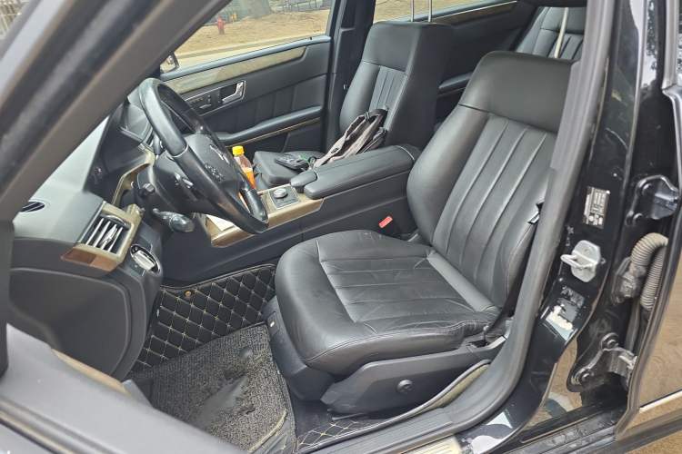 Used Mercedes-Benz E-Class 2009 E 300 Elegant Model Left Front Seat
