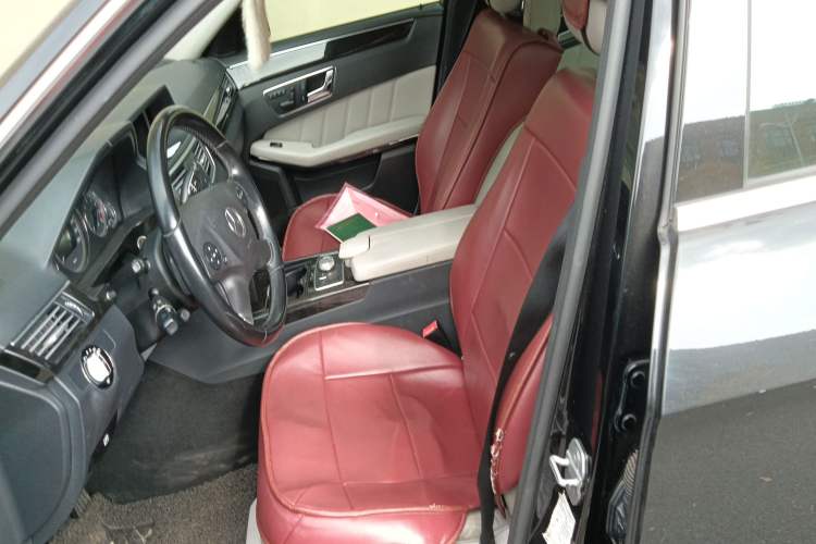 Used Mercedes-Benz E-Class 2009 E 300 Fashion Model Left Front Seat