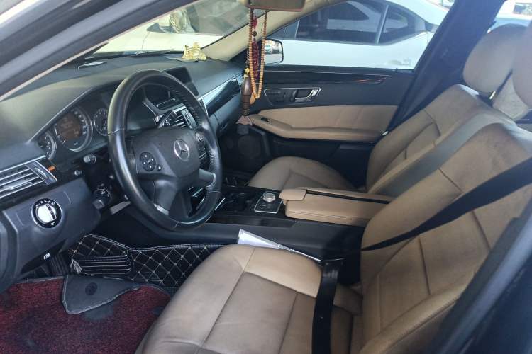 Used Mercedes-Benz E-Class 2009 E 300 Fashion Model Left Front Seat