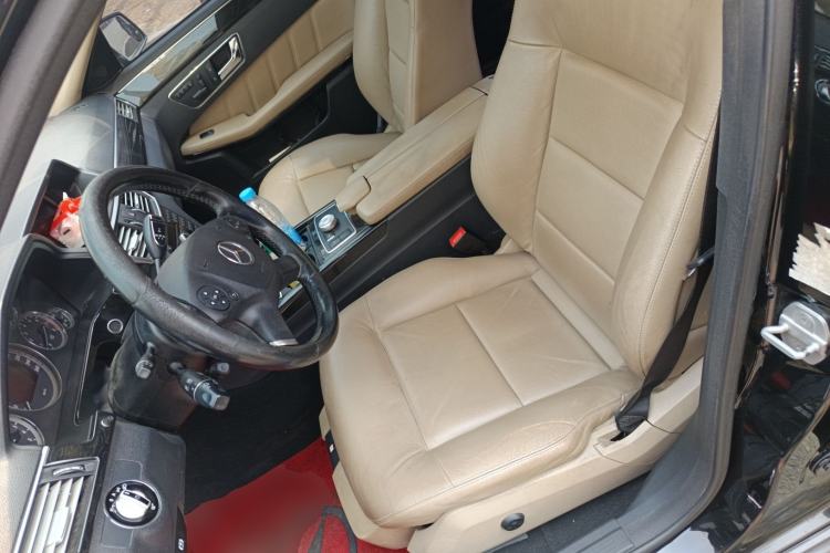 Used Mercedes-Benz E-Class 2009 E 300 Fashion Model Left Front Seat
