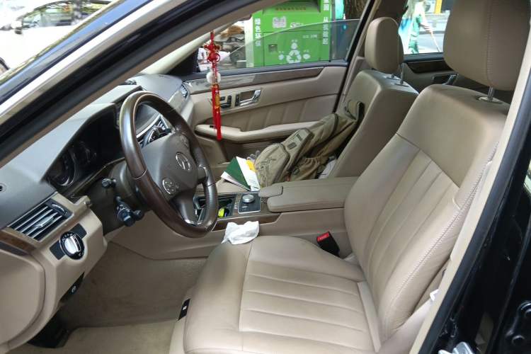 Used Mercedes-Benz E-Class 2009 E 300 Elegant Model Left Front Seat