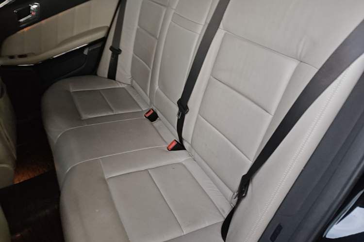 Used Mercedes-Benz E-Class 2009 E 300 Elegant Model Left Rear Seat