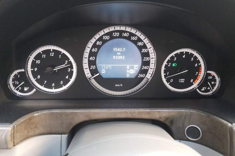 Used Mercedes-Benz E-Class 2009 E 300 Elegant Model Odometer Close Up