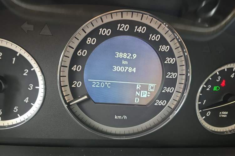 Used Mercedes-Benz E-Class 2009 E 300 Elegant Model Odometer Close Up