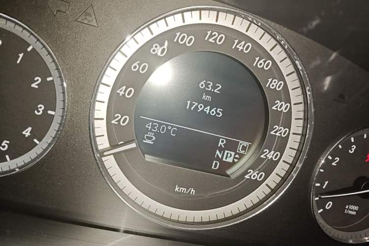 Used Mercedes-Benz E-Class 2009 E 300 Elegant Model Odometer Close Up