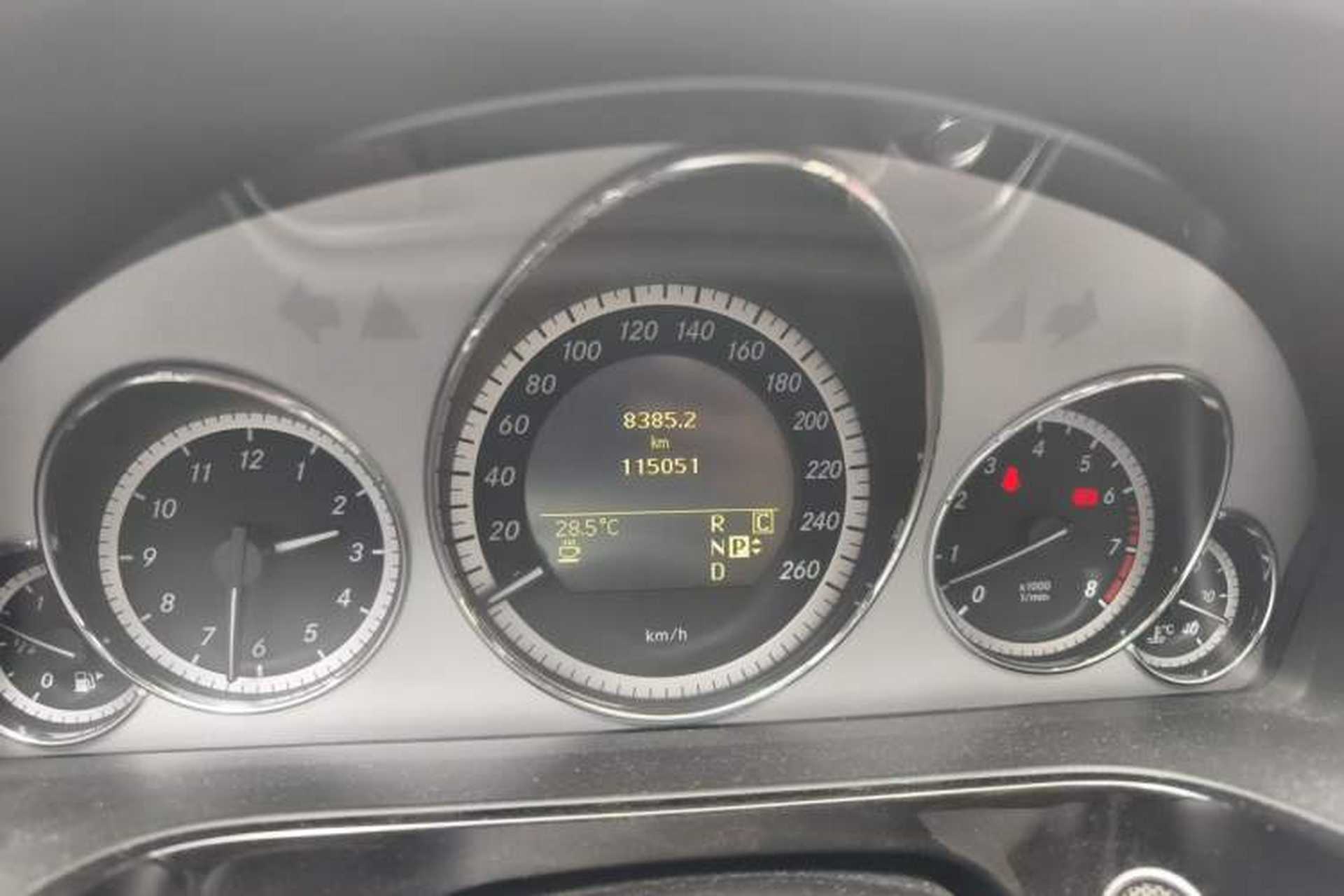 Used Mercedes-Benz E-Class 2009 E 300 Fashion Model Odometer Close Up