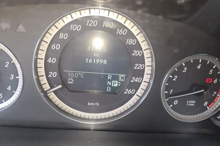 Used Mercedes-Benz E-Class 2009 E 300 Fashion Model Odometer Close Up