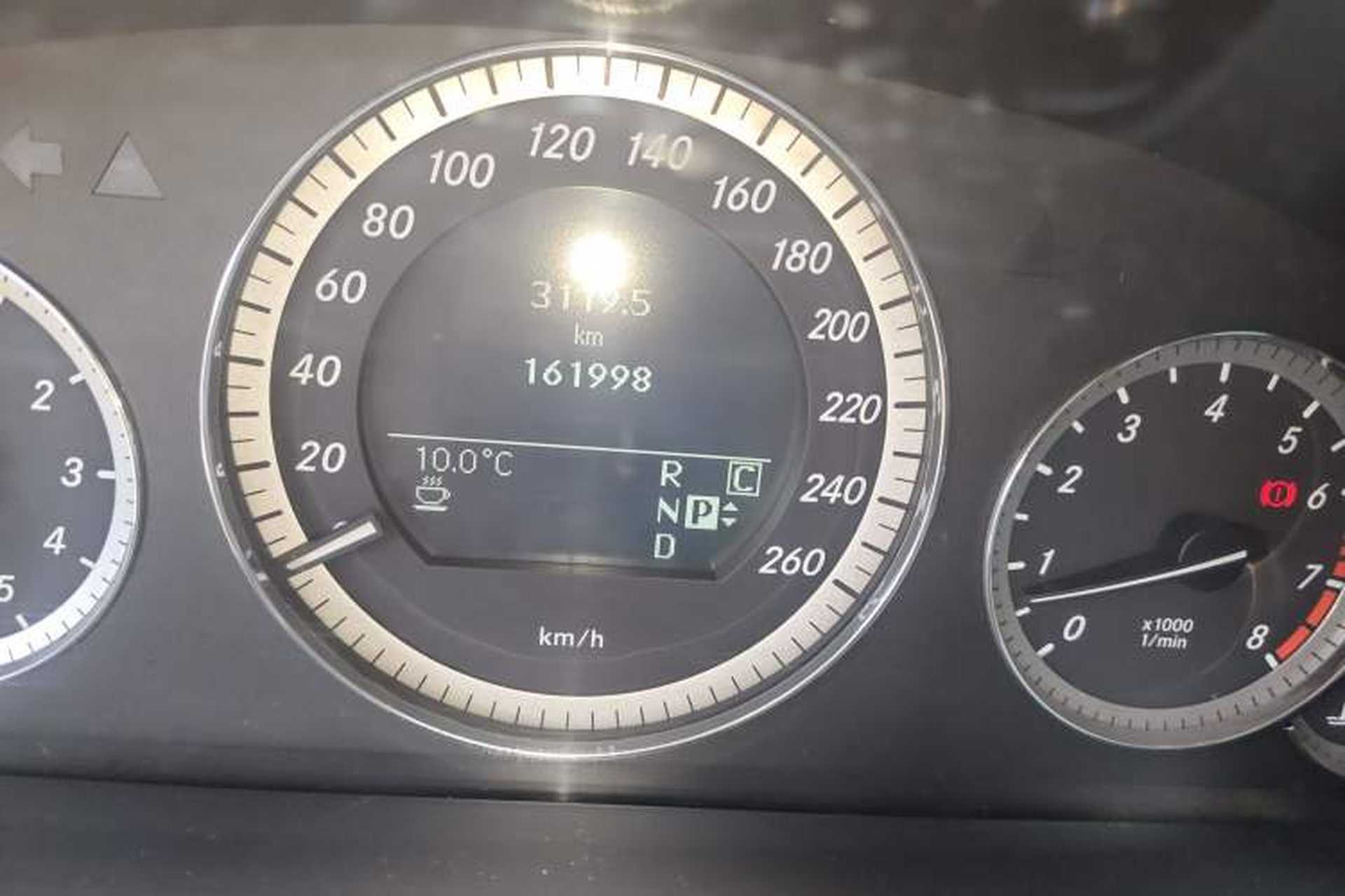 Used Mercedes-Benz E-Class 2009 E 300 Fashion Model Odometer Close Up