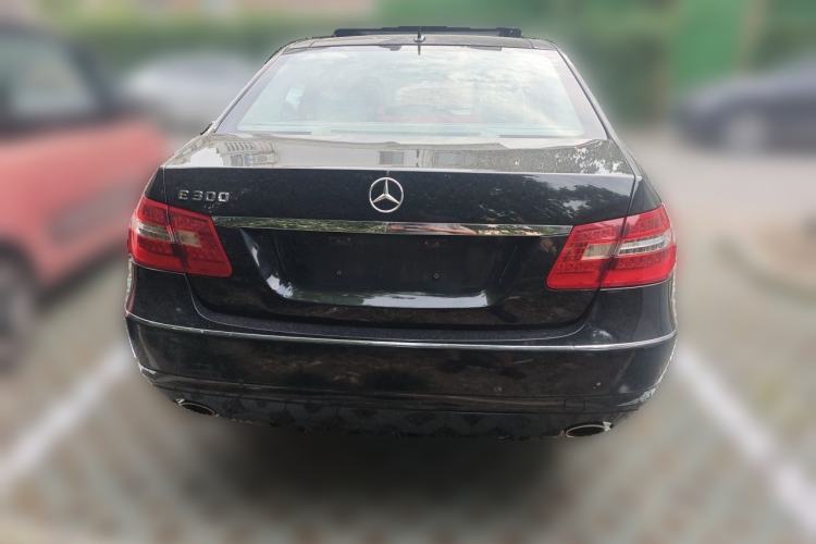 Used Mercedes-Benz E-Class 2009 E 300 Elegant Model Rear