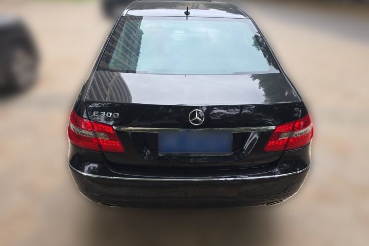 Used Mercedes-Benz E-Class 2009 E 300 Elegant Model Rear