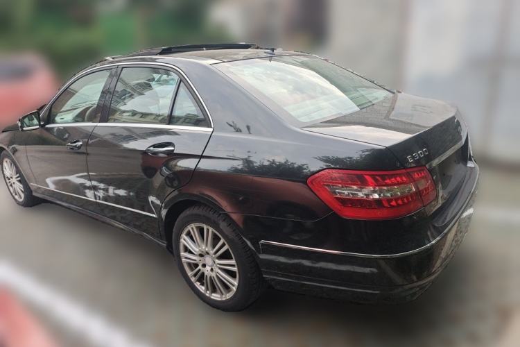 Used Mercedes-Benz E-Class 2009 E 300 Elegant Model Rear Left 45 Deg