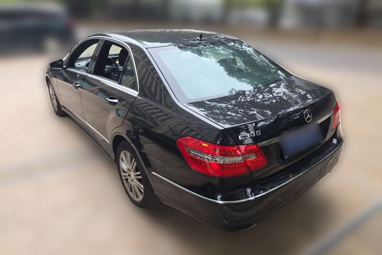 Used Mercedes-Benz E-Class 2009 E 300 Elegant Model Rear Left 45 Deg