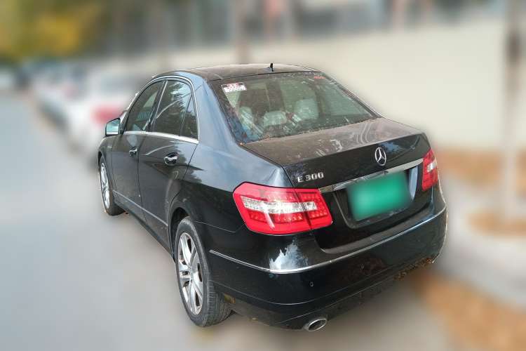 Used Mercedes-Benz E-Class 2009 E 300 Fashion Model Rear Left 45 Deg