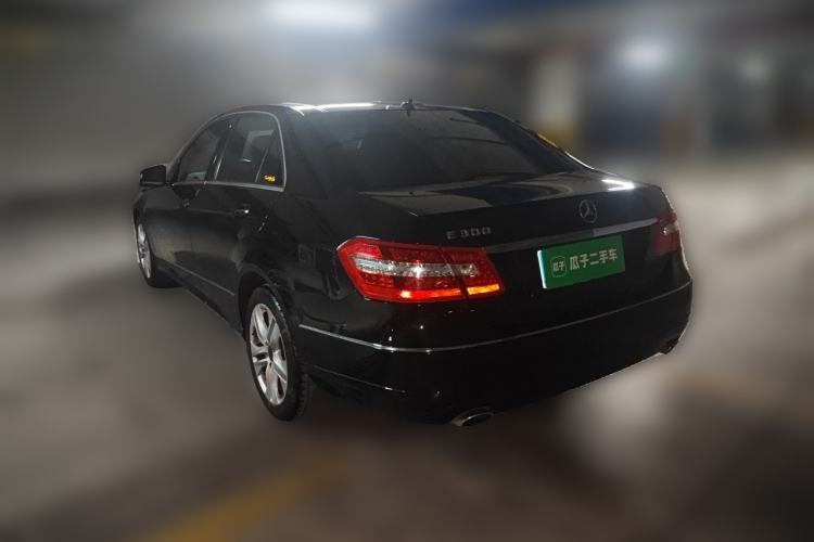 Used Mercedes-Benz E-Class 2009 E 300 Fashion Model Rear Left 45 Deg
