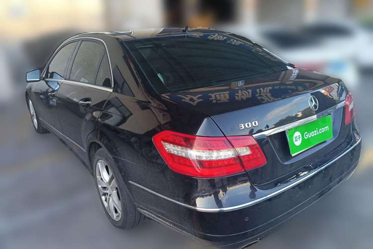 Used Mercedes-Benz E-Class 2009 E 300 Fashion Model Rear Left 45 Deg