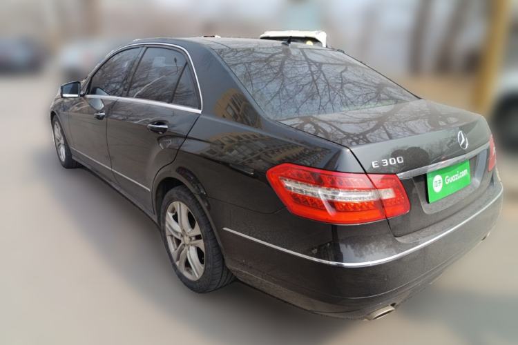 Used Mercedes-Benz E-Class 2009 E 300 Fashion Model Rear Left 45 Deg