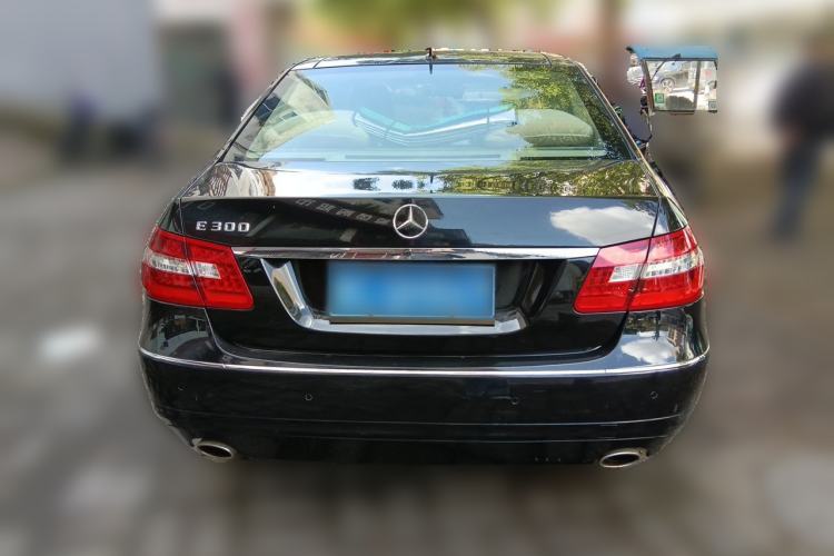 Used Mercedes-Benz E-Class 2009 E 300 Elegant Model Rear