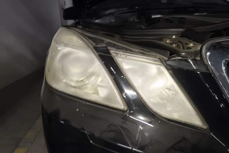 Used Mercedes-Benz E-Class 2009 E 300 Fashion Model Right Front Headlight
