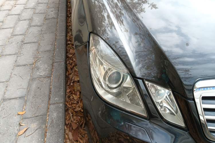 Used Mercedes-Benz E-Class 2009 E 300 Fashion Model Right Front Headlight