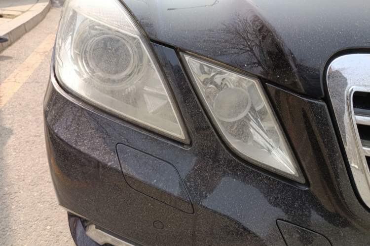 Used Mercedes-Benz E-Class 2009 E 300 Fashion Model Right Front Headlight