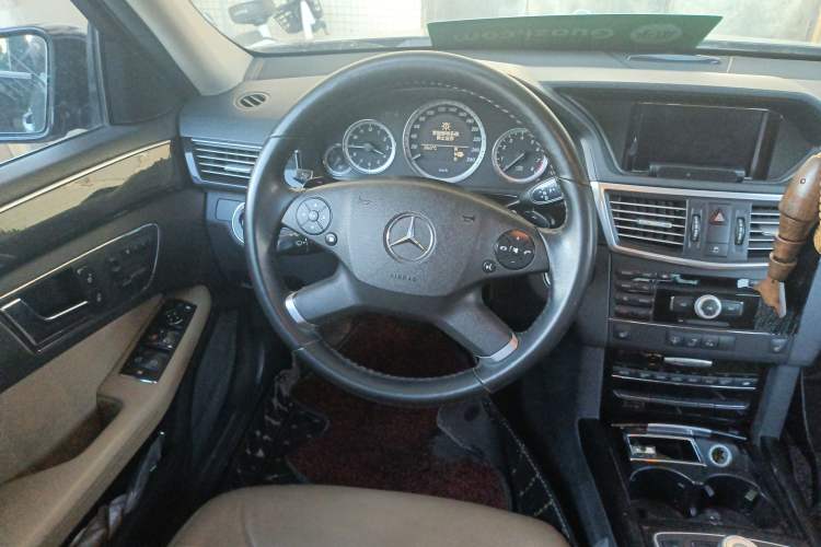 Used Mercedes-Benz E-Class 2009 E 300 Fashion Model Steering Wheel