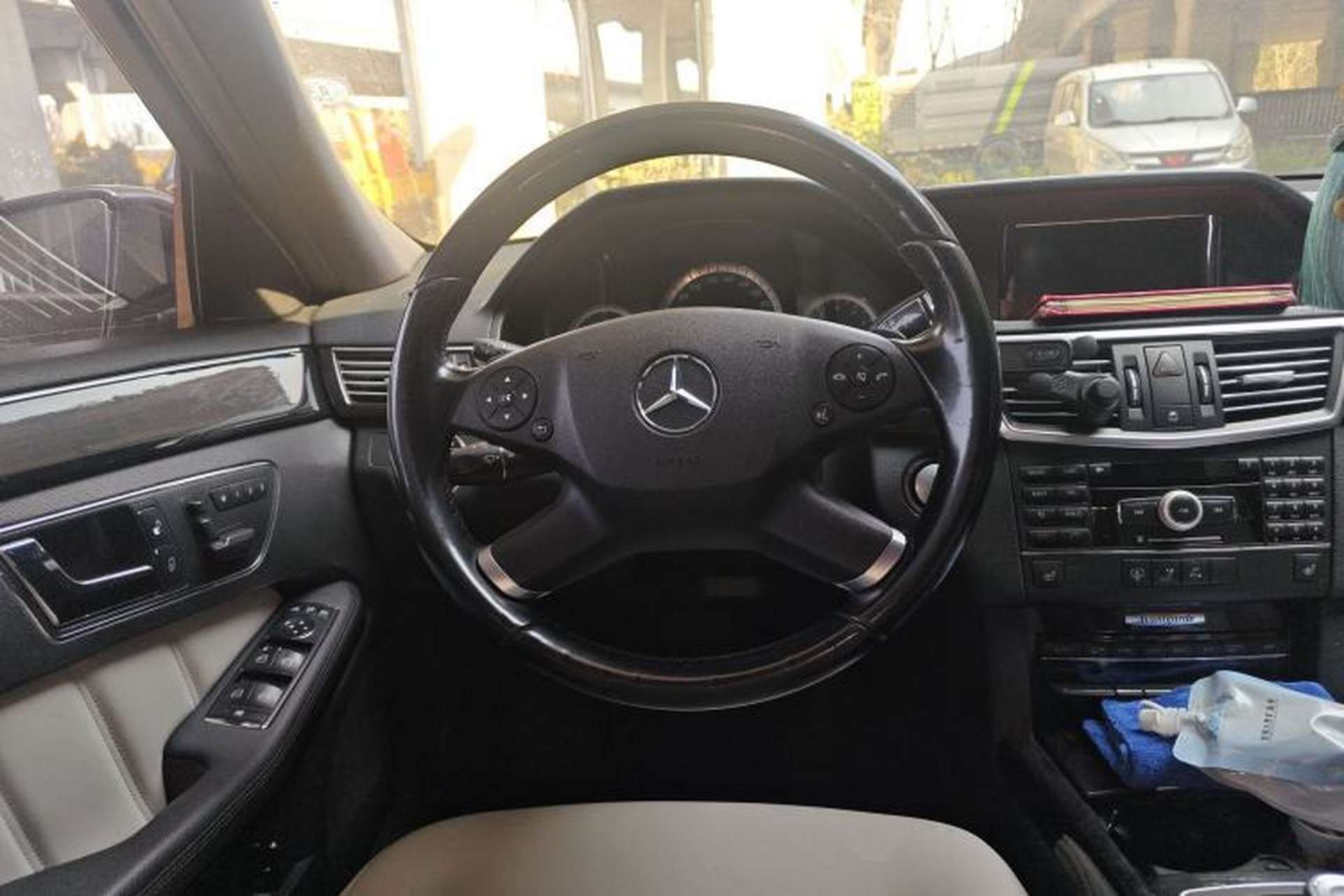 Used Mercedes-Benz E-Class 2009 E 300 Fashion Model Steering Wheel