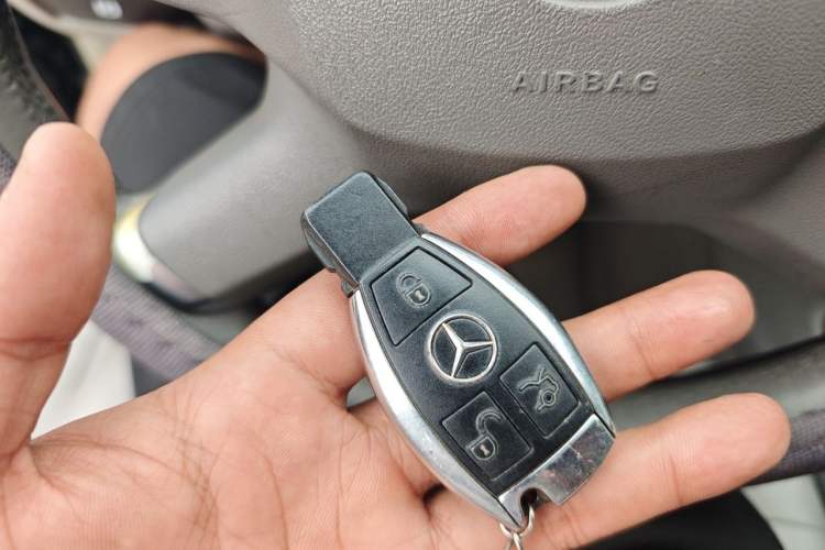 Used Mercedes-Benz E-Class 2009 E 300 Elegant Model Vehicle Key