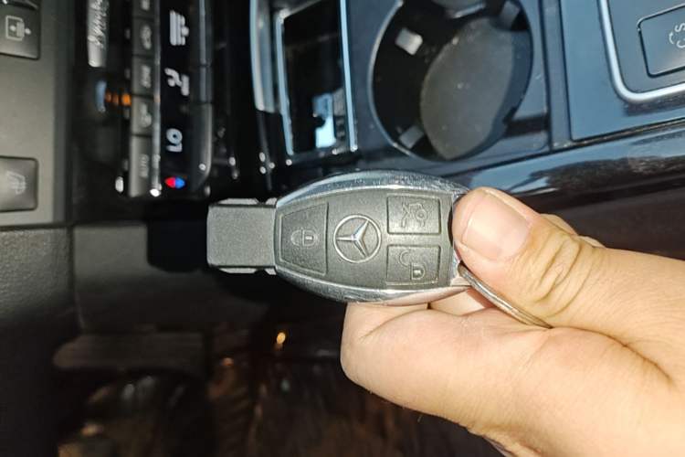 Used Mercedes-Benz E-Class 2009 E 300 Elegant Model Vehicle Key