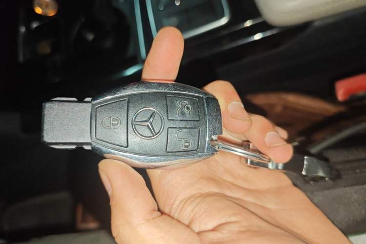 Used Mercedes-Benz E-Class 2009 E 300 Fashion Model Vehicle Key