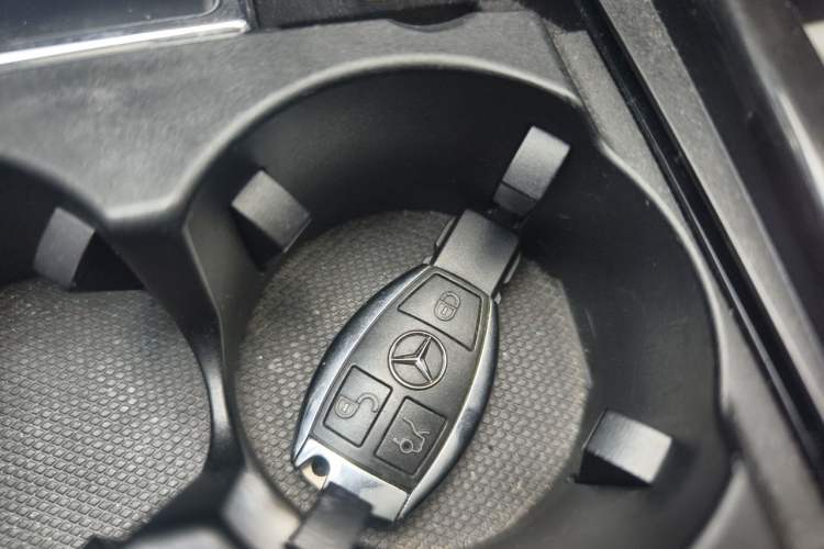 Used Mercedes-Benz E-Class 2009 E 300 Fashion Model Vehicle Key