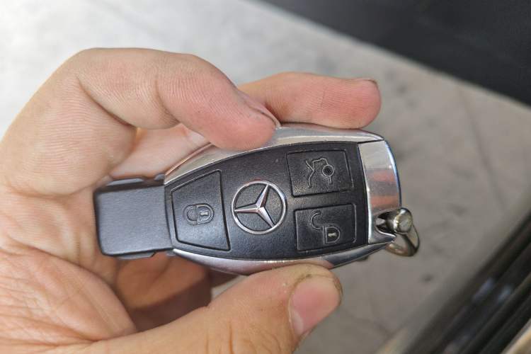 Used Mercedes-Benz E-Class 2009 E 300 Fashion Model Vehicle Key