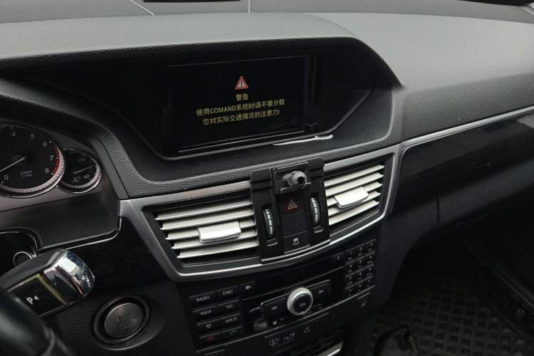 Used Mercedes-Benz E-Class 2009 E 300 Fashion Model Audio And AC Panel