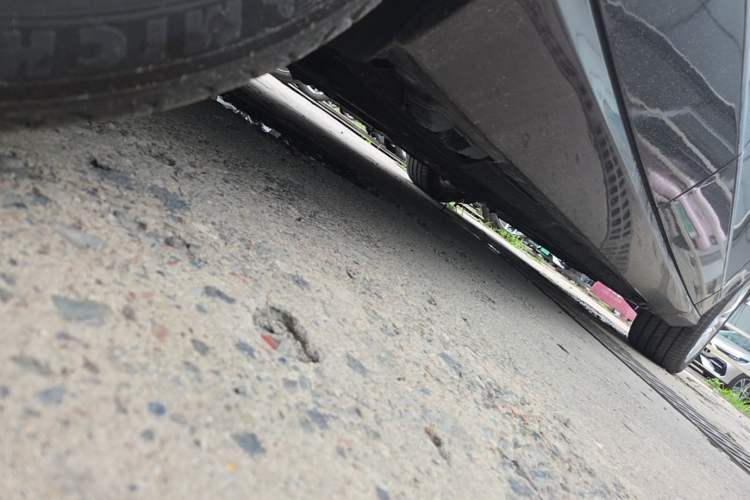 Used Mercedes-Benz E-Class 2009 E 300 Fashion Model Chassis Front Left