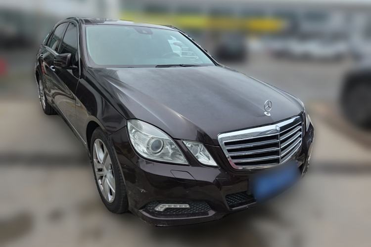 Used Mercedes-Benz E-Class 2009 E 300 Fashion Model Front Right 45 Deg