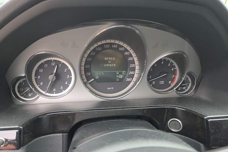 Used Mercedes-Benz E-Class 2009 E 300 Fashion Model Instrument Cluster