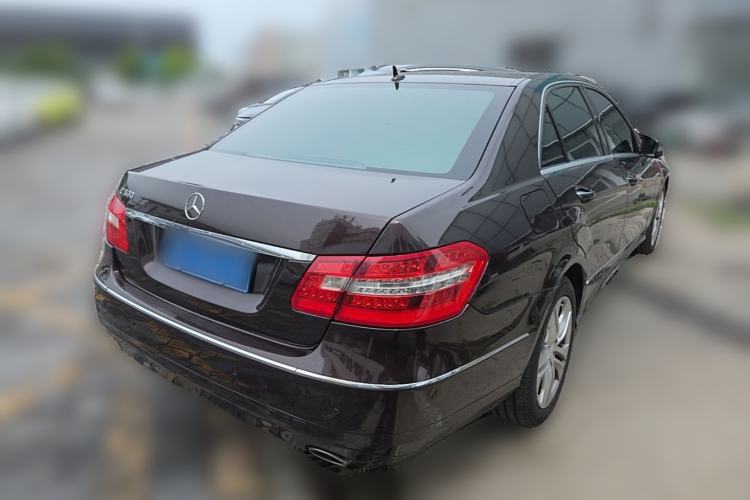 Used Mercedes-Benz E-Class 2009 E 300 Fashion Model Rear Right 45 Deg
