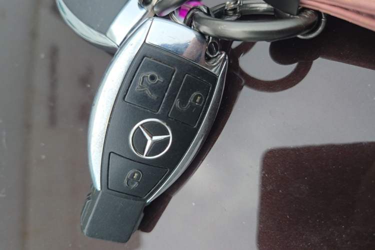 Used Mercedes-Benz E-Class 2009 E 300 Fashion Model Vehicle Key