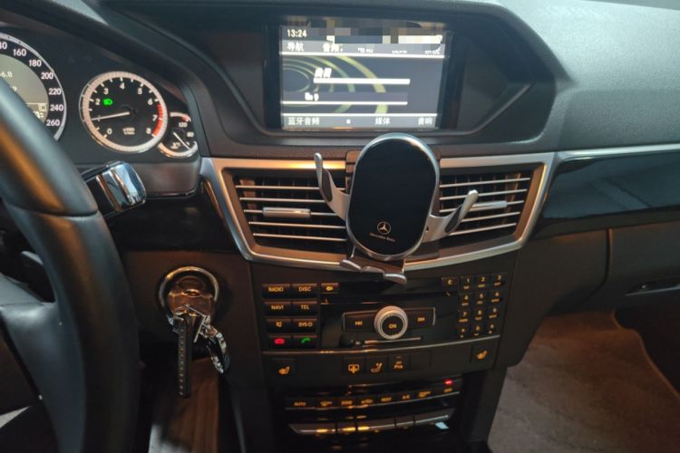 Used Mercedes-Benz E-Class 2009 E 300 Fashion Model Audio And AC Panel