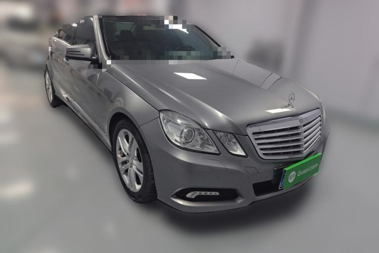 Used Mercedes-Benz E-Class 2009 E 300 Fashion Model Front Right 45 Deg